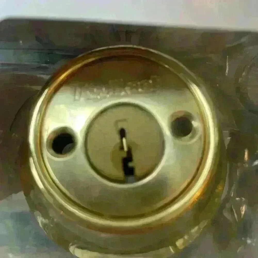 Kwikset 665 Double Cylinder Deadbolt in Polished Brass - Picture 6 of 11